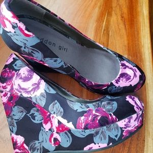 Madden Girl Floral Wedge shoe